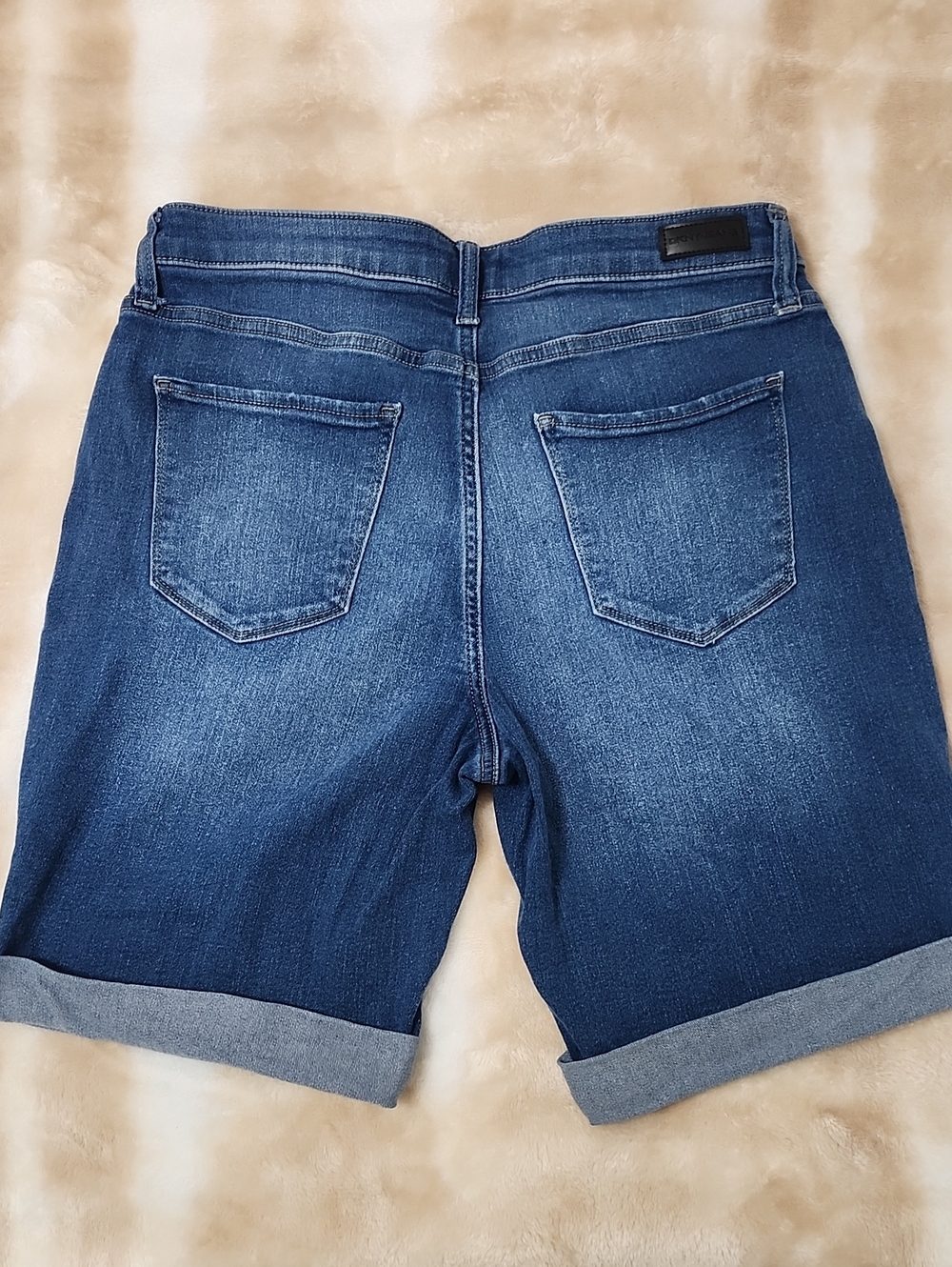 DKNY Mid-Rise Denim Jean Shorts Size 30 - Picture 3 of 7